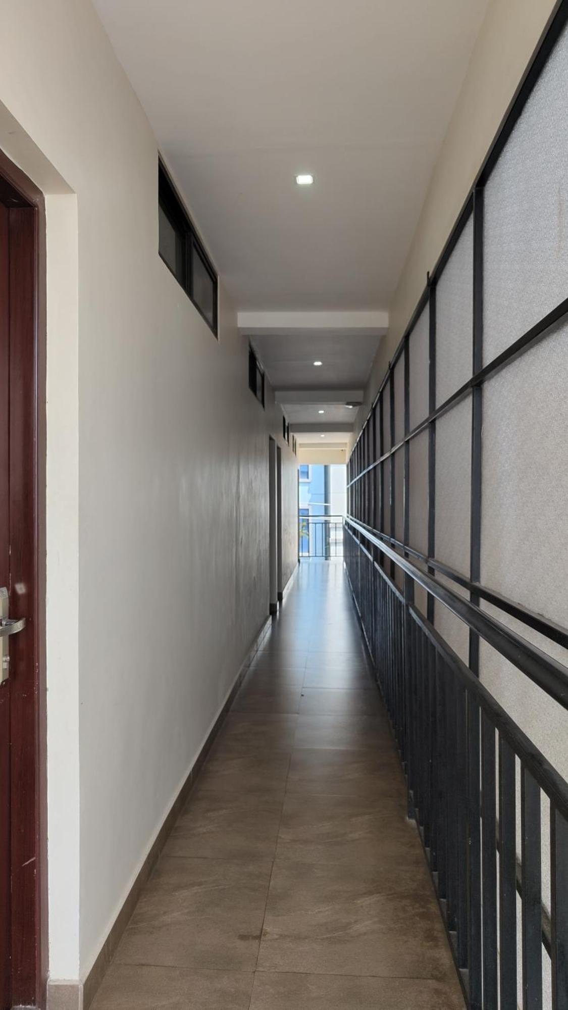 Masterkey Deluxe Rooms Kochi Exteriör bild